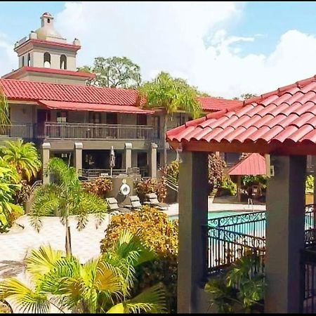 Red Roof Inn Plus & Suites Tampa Extérieur photo