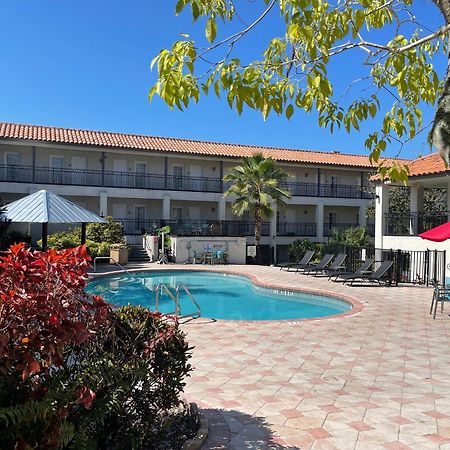Red Roof Inn Plus & Suites Tampa Extérieur photo