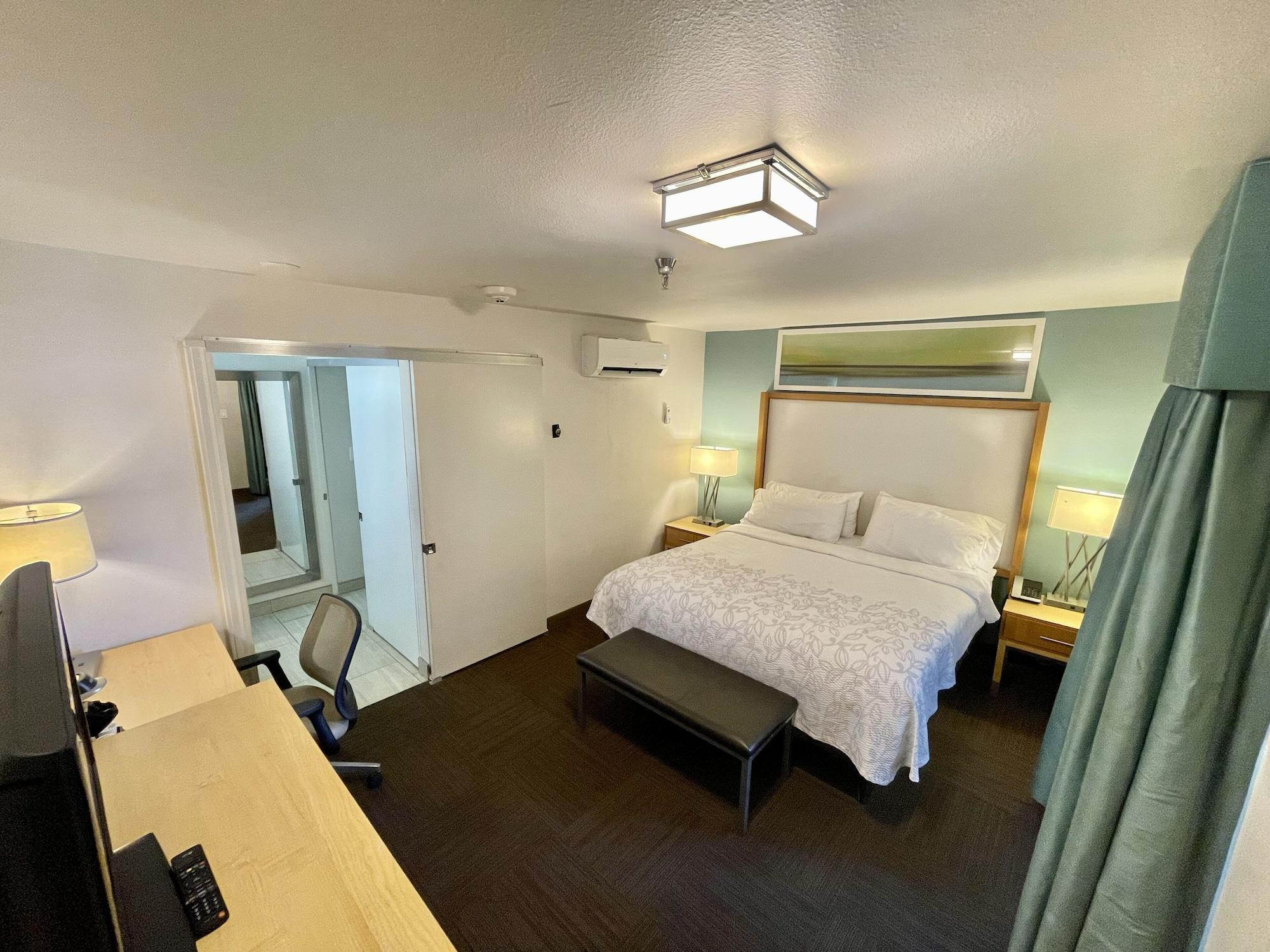 Red Roof Inn Plus & Suites Tampa Extérieur photo