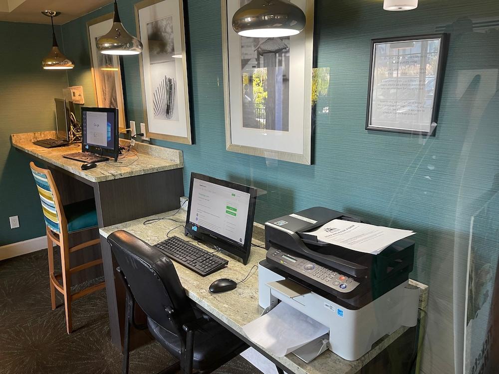 Red Roof Inn Plus & Suites Tampa Extérieur photo