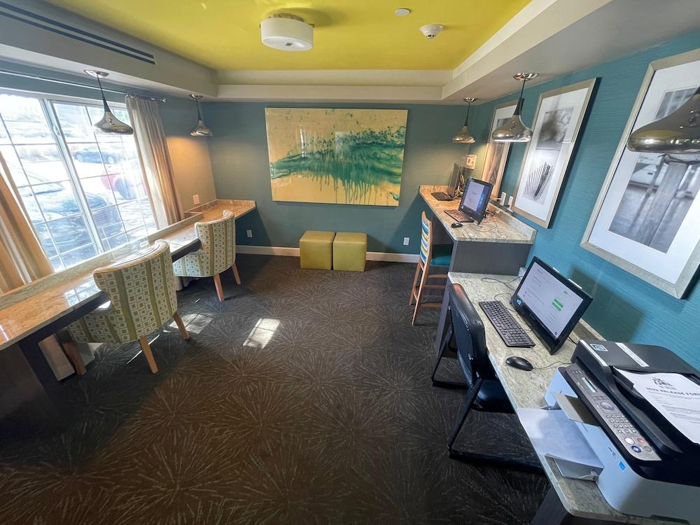 Red Roof Inn Plus & Suites Tampa Extérieur photo
