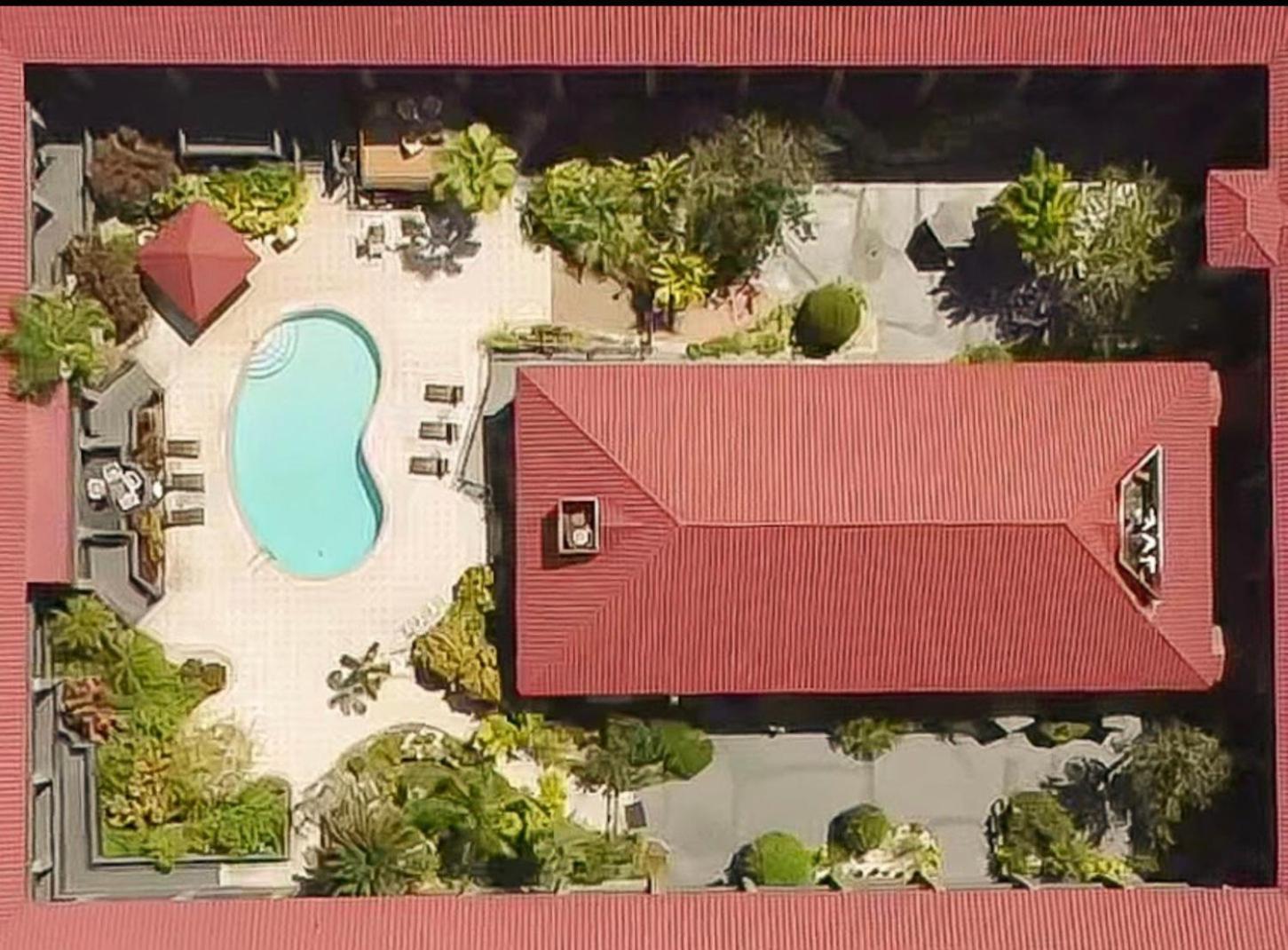 Red Roof Inn Plus & Suites Tampa Extérieur photo