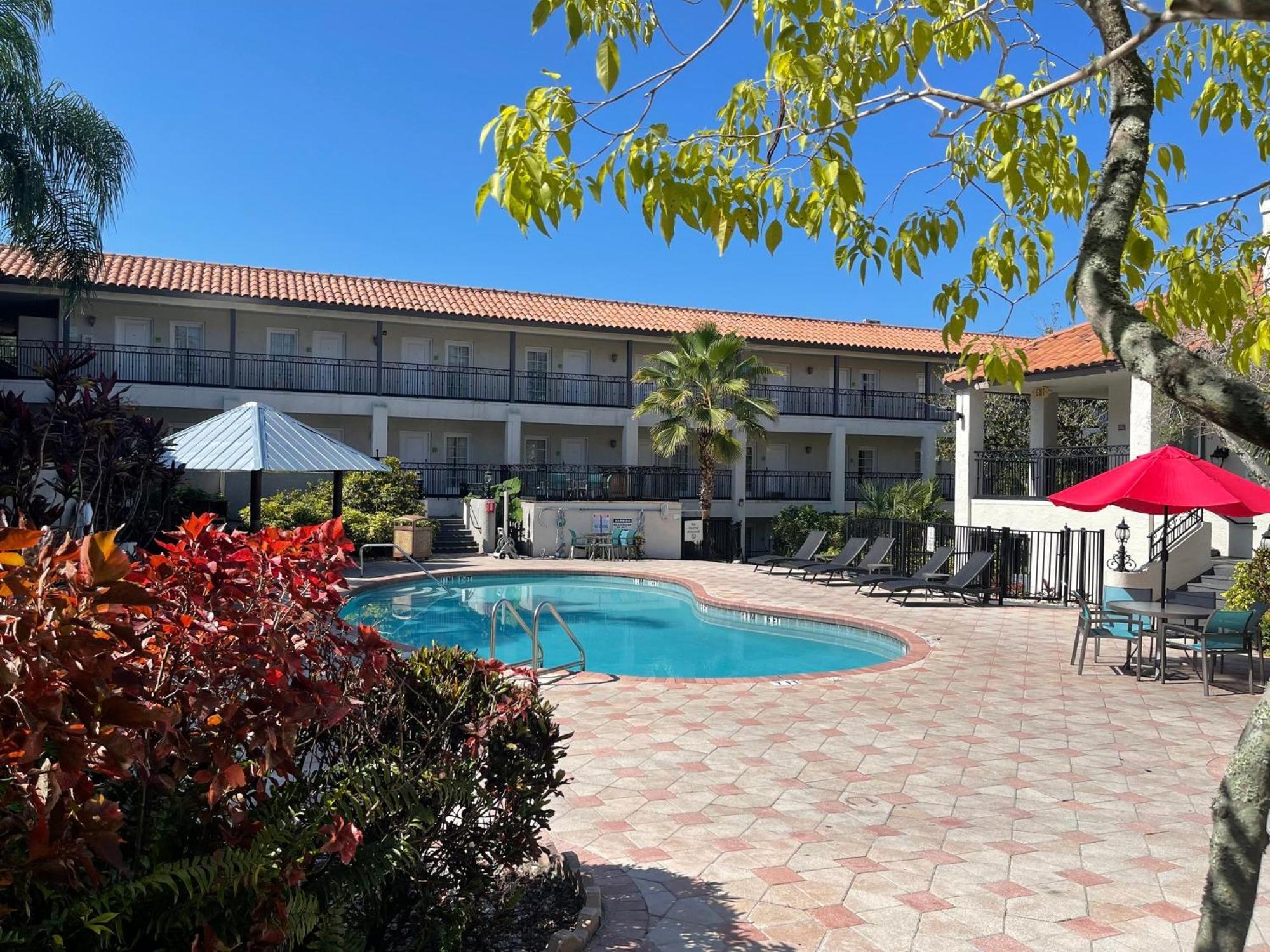 Red Roof Inn Plus & Suites Tampa Extérieur photo