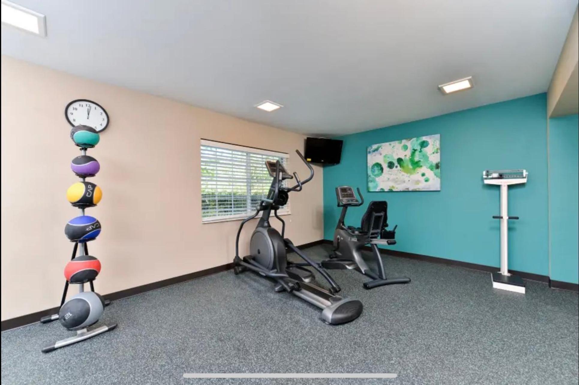 Red Roof Inn Plus & Suites Tampa Extérieur photo