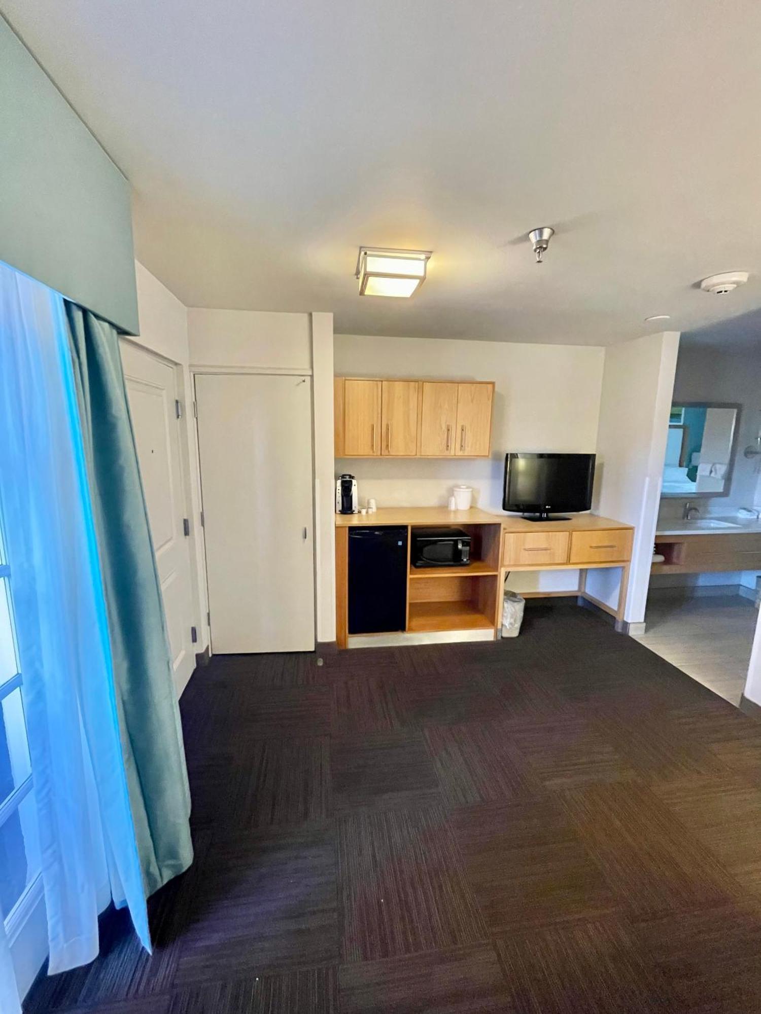 Red Roof Inn Plus & Suites Tampa Chambre photo