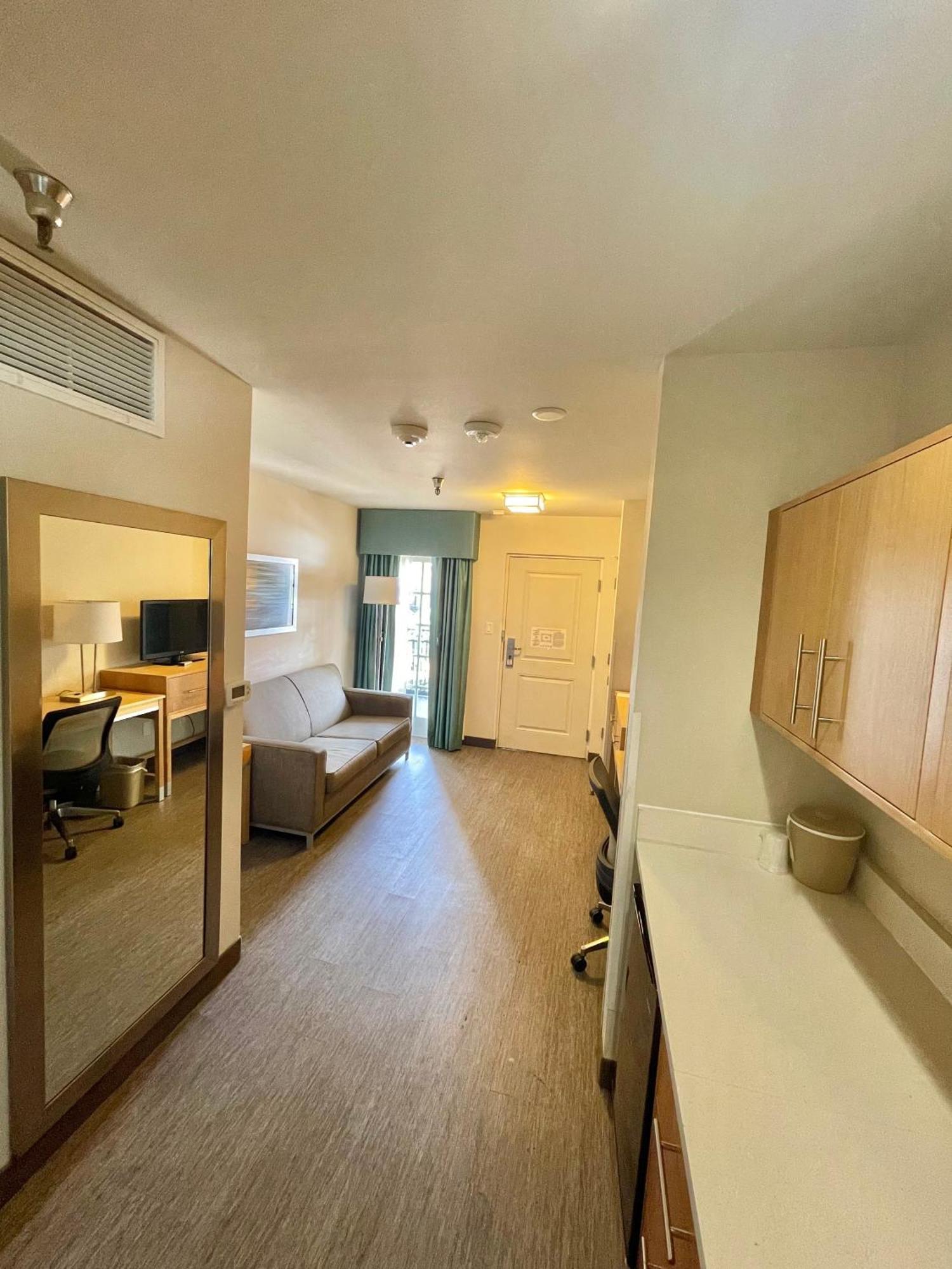 Red Roof Inn Plus & Suites Tampa Chambre photo