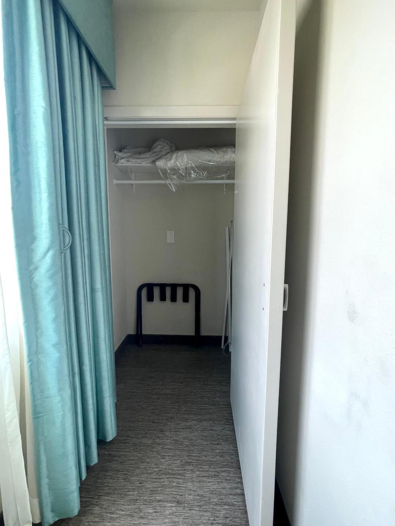 Red Roof Inn Plus & Suites Tampa Chambre photo