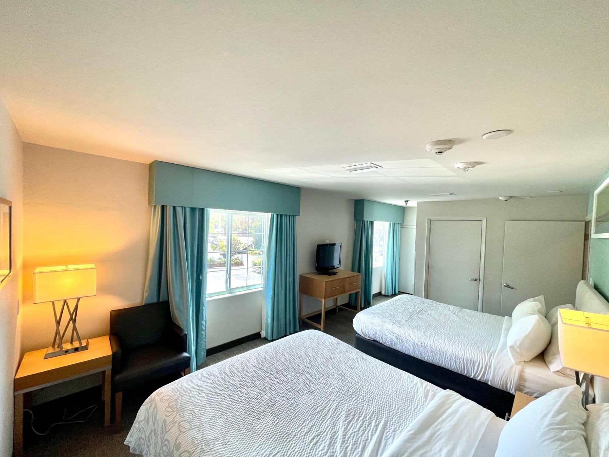 Red Roof Inn Plus & Suites Tampa Chambre photo